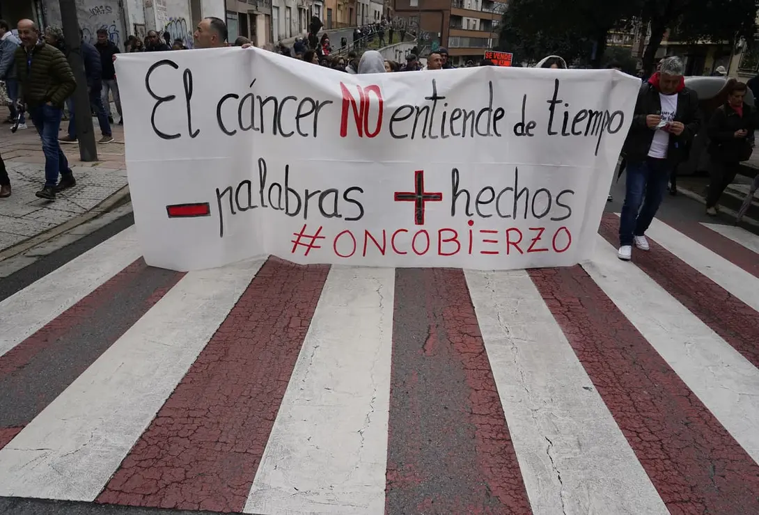 El Bierzo sale a la calle en defensa de la sanidad. 15.000 personas rechazan la actual situación sanitaria en la comarca (19)