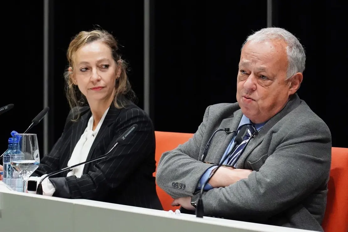 El consejero de Cultura, Turismo y Deporte de la Junta, Gonzalo Santonja, presenta, junto a la coordinadora del Musac, Koré Escobar, el avance de programación del Museo de Arte Contemporáneo de Castilla y León para 2025. Fotos: Campillo.