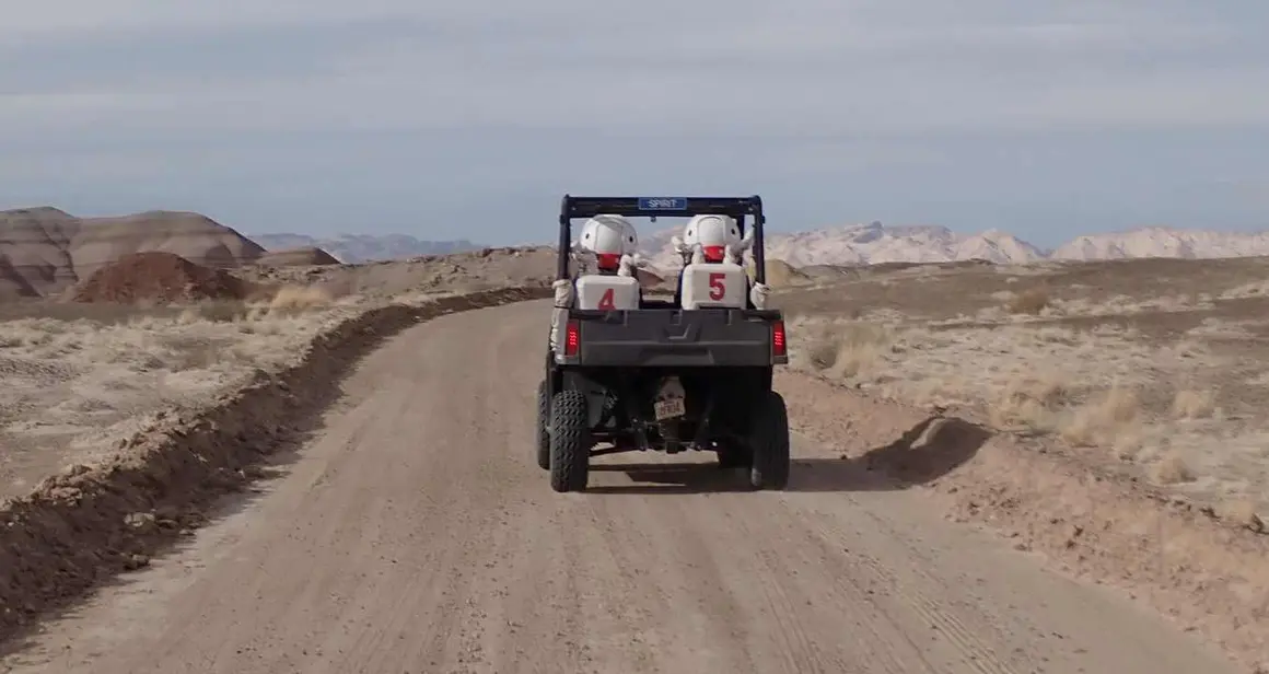 Nueve astronautas española, entre ellas las leonesas Jennifer García Carrizo y Laura González Llamazares, estudian en el proyecto Hypatia los efectos de una misión en Marte en las mujeres. Desde este martes viven aisladas en la estación Mars Research Desert Station del desierto de Utah.