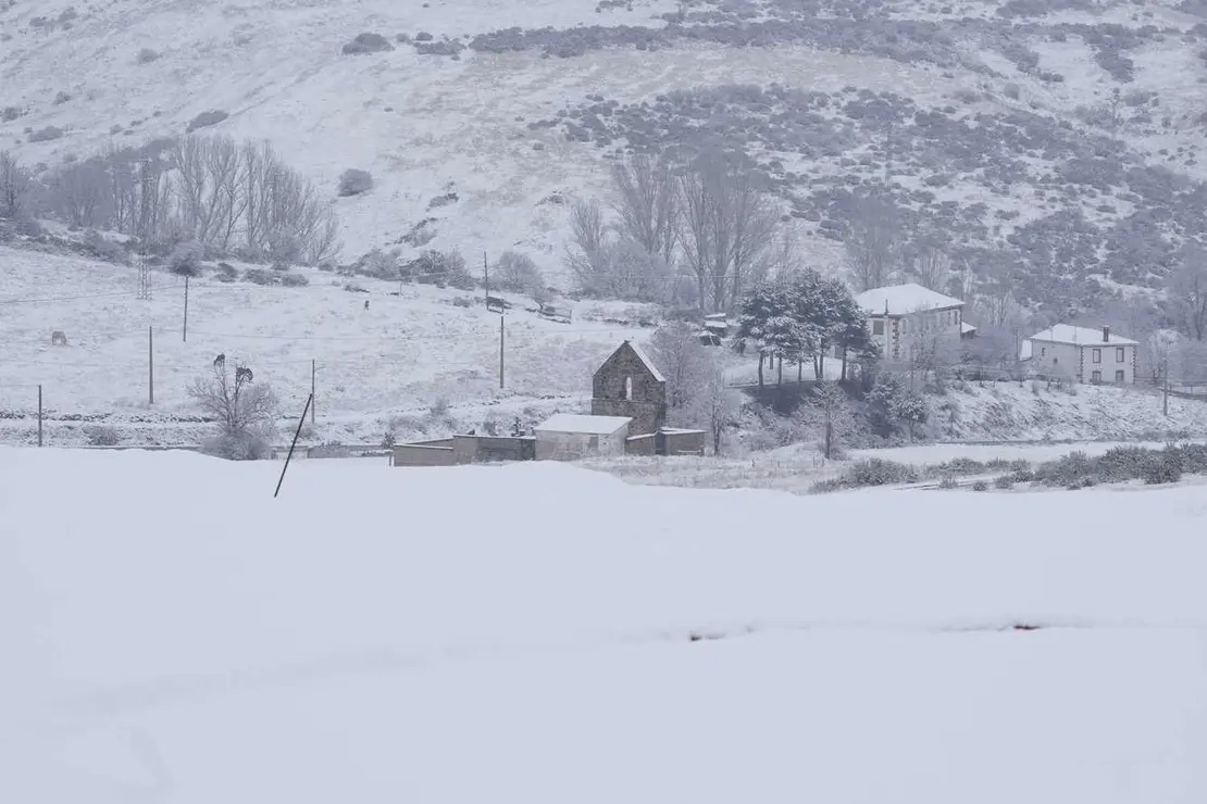 Nieve en la localidad leonesa de Oterico.