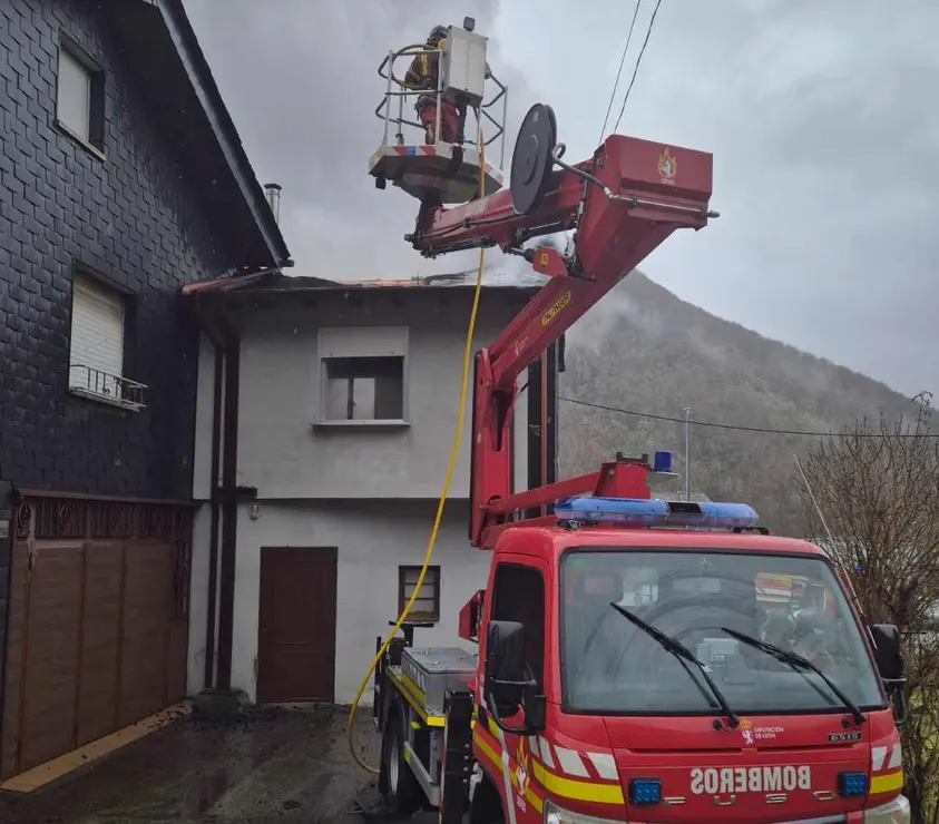 incendio Palacios del Sil (3)