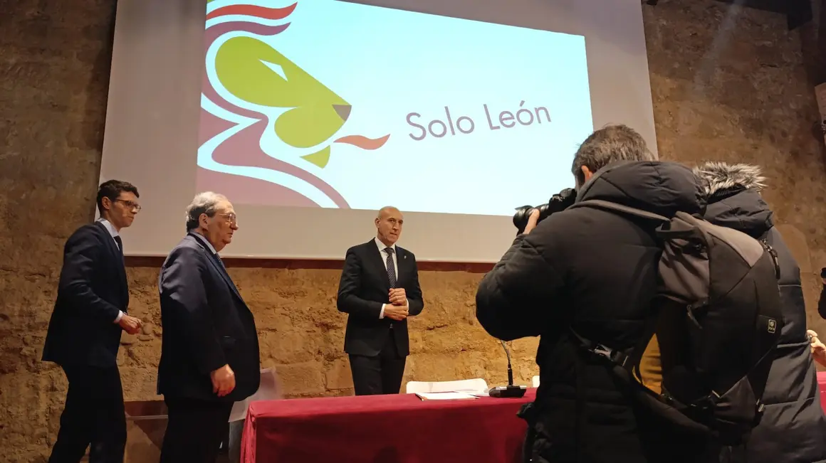 Leon solo2