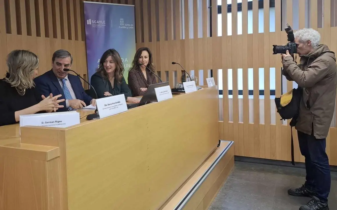 La rectora de la Universidad de León, Nuria González, ha participado este jueves en la presentación de la designación del Centro de Supercomputación de Castilla y León -Scayle- como nodo de CLARIAH-ES en Castilla y León.