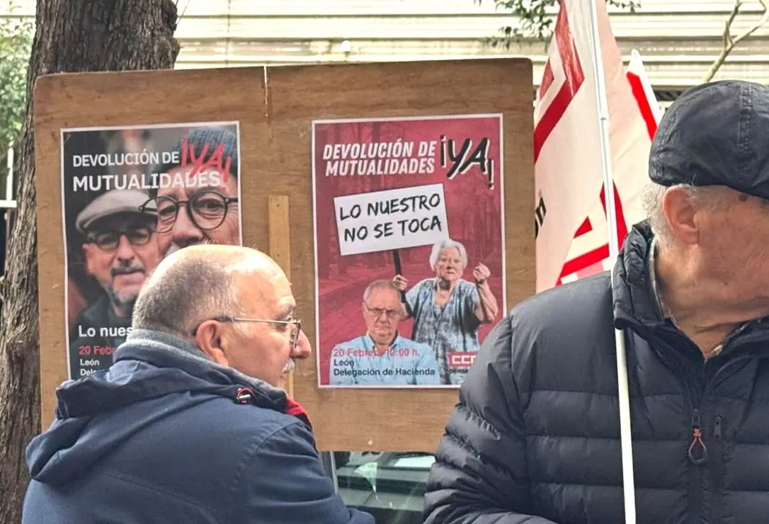 CCOO se concentra en León para exigir el pago de la deuda mutualistas. Fotos: Silvia García.