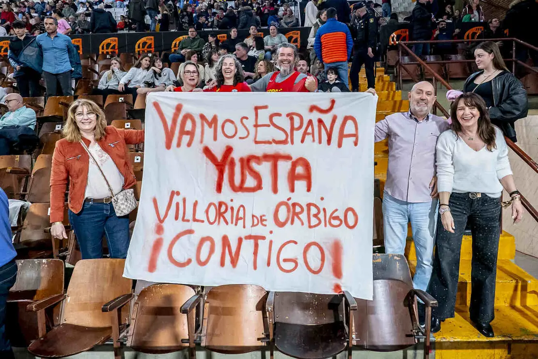 Heraldo de León publica las 101 fotos oficiales del encuentro disputado por España en el Palacio de los Deportes.