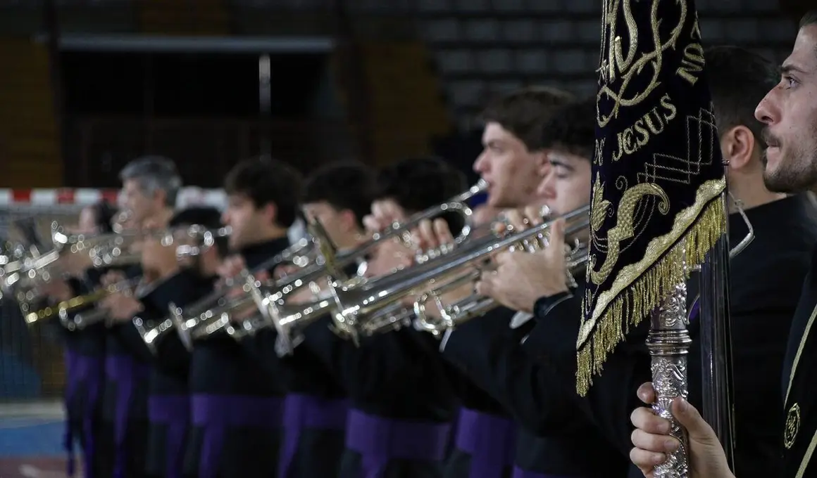 El presidente de las Cortes y de la Fundación de Castilla y León, Carlos Pollán, asiste al concierto ‘El Sonido de la Pasión’, con el subdelegado del Gobierno, Héctor Alaiz; el delegado Territorial, Eduardo Diego y el Procurador del Común, Tomás Quintana
