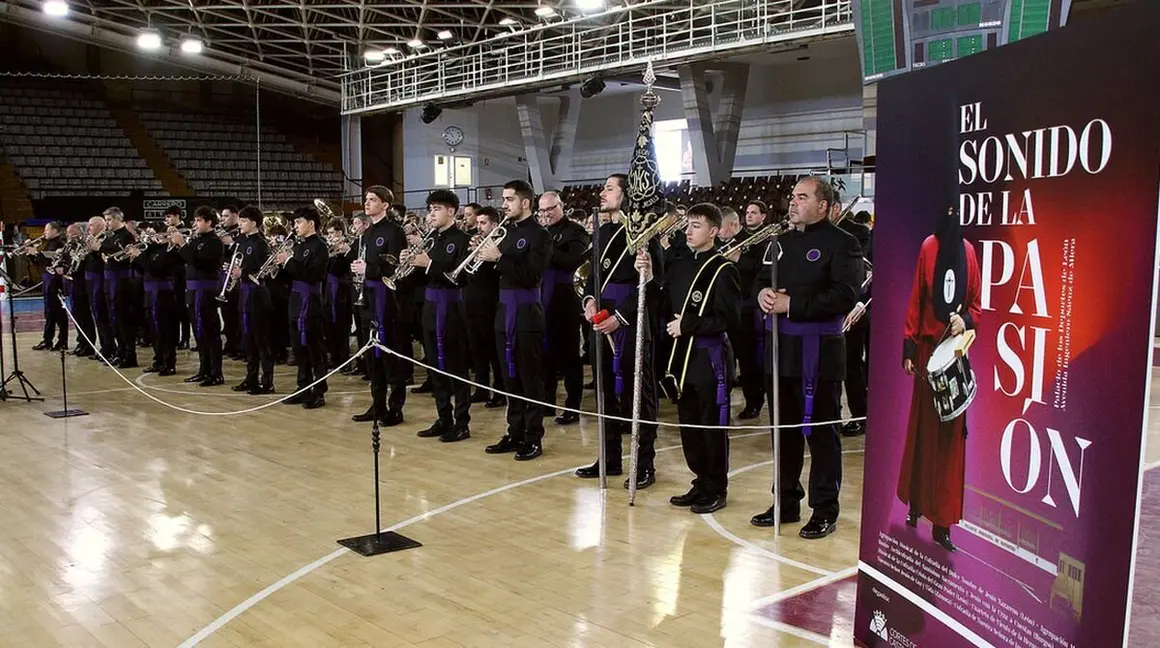 El presidente de las Cortes y de la Fundación de Castilla y León, Carlos Pollán, asiste al concierto ‘El Sonido de la Pasión’, con el subdelegado del Gobierno, Héctor Alaiz; el delegado Territorial, Eduardo Diego y el Procurador del Común, Tomás Quintana