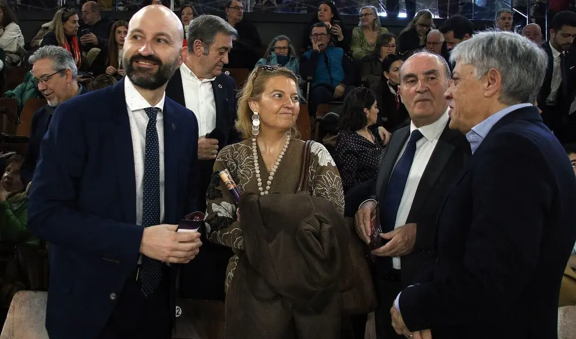 El presidente de las Cortes y de la Fundación de Castilla y León, Carlos Pollán, asiste al concierto ‘El Sonido de la Pasión’, con el subdelegado del Gobierno, Héctor Alaiz; el delegado Territorial, Eduardo Diego y el Procurador del Común, Tomás Quintana
