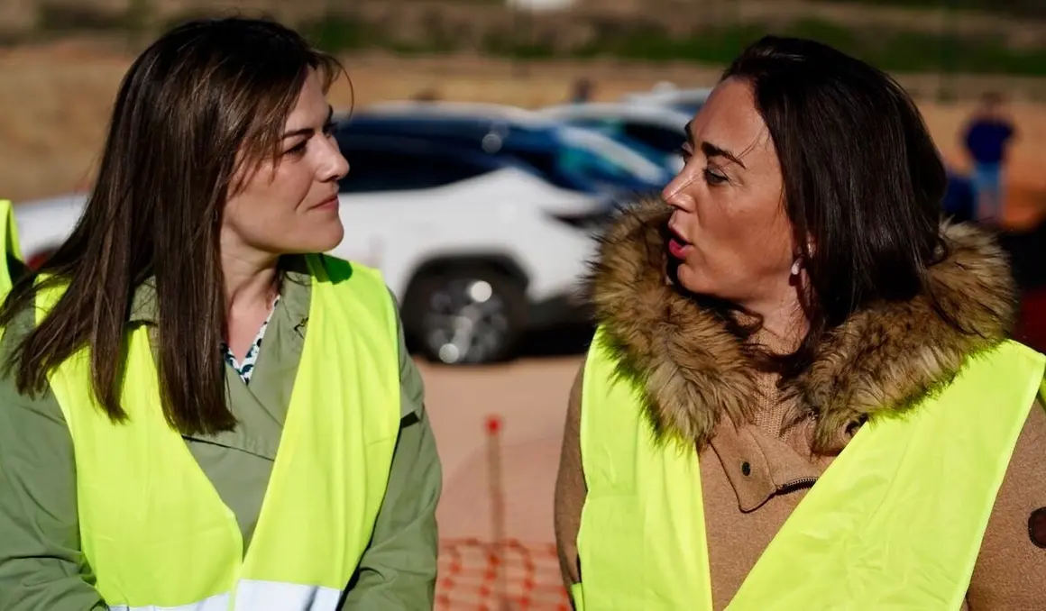 La consejera de Agricultura, Ganadería y Desarrollo Rural, María González Corral, visita las obras de modernización del regadío en Llamas de la Ribera (León)