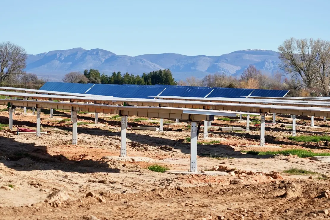 La consejera de Agricultura, Ganadería y Desarrollo Rural, María González Corral, visita las obras de modernización del regadío en Llamas de la Ribera (León)