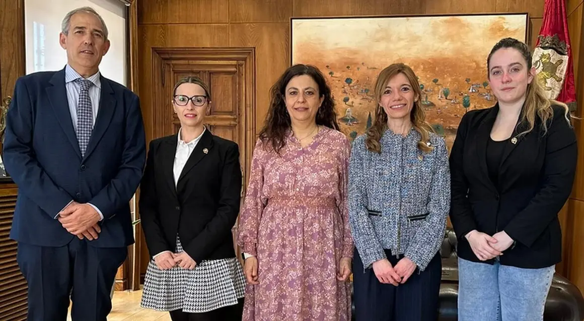 Reunión del Ayuntamiento de León con la Cofradía de María del Dulce Nombre.