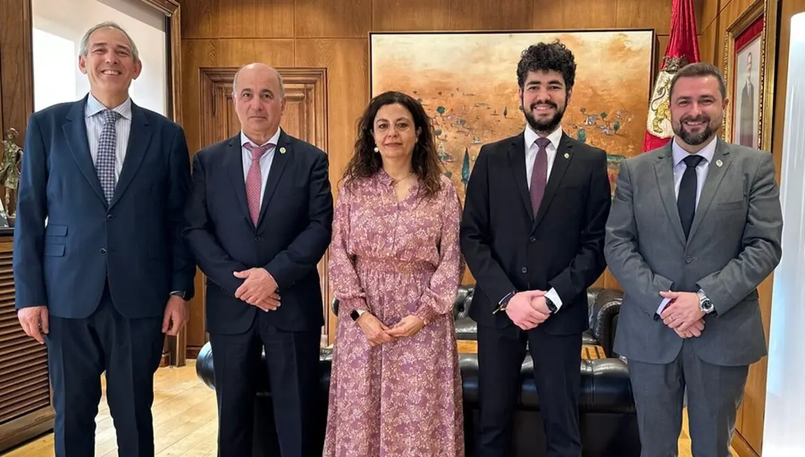 Reunión del Ayuntamiento de León con la Cofradía de la Redención.