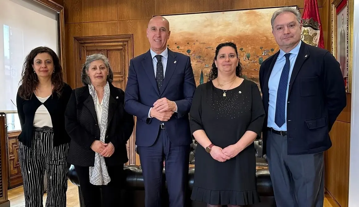 Reunión del Ayuntamiento de León con la Cofradía Cristo del Gran Poder.