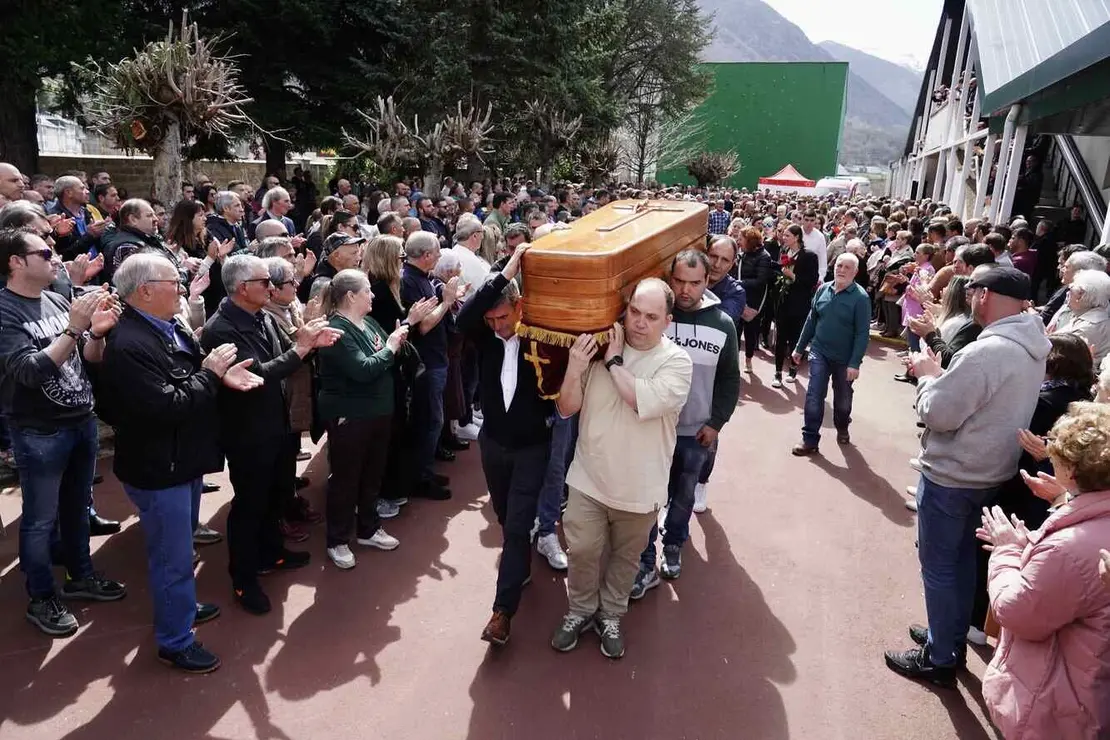 MIneros fallecidos funeral (1)