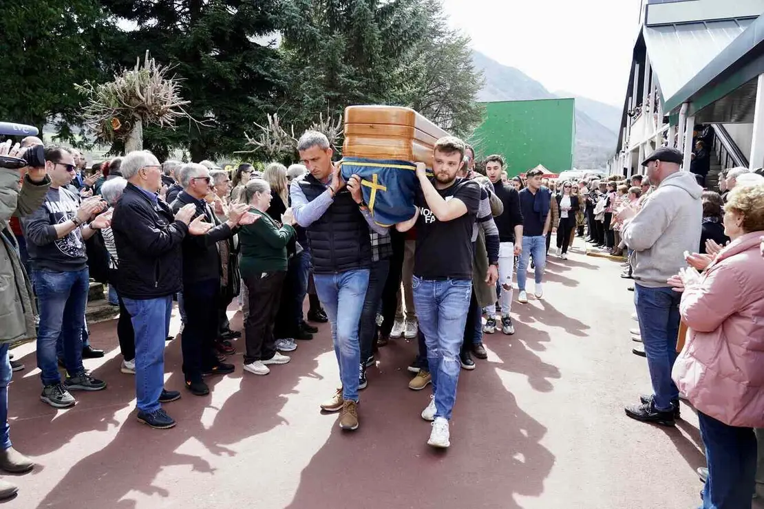 MIneros fallecidos funeral (6)