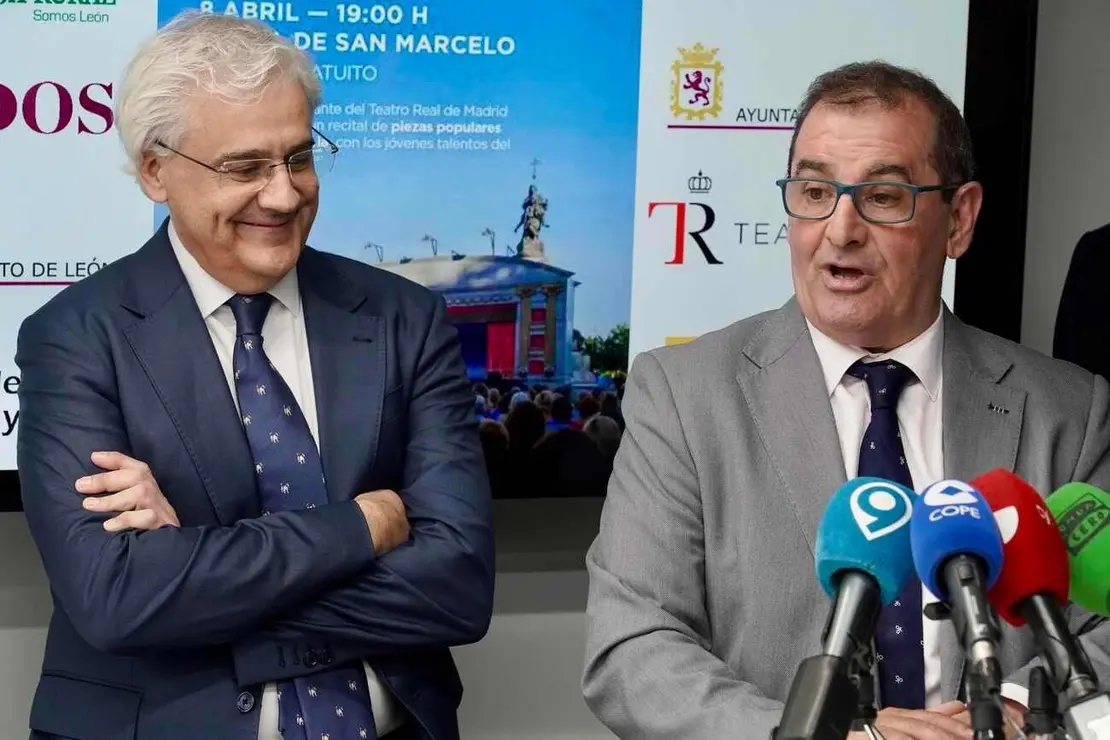 El director de la Fundación Obra Social de Castilla y León, José María Viejo, el director general del Teatro Real, Ignacio García-Beleguer, y el director de Comunicación y Relaciones Internacionales de Caja Rural, Narciso Prieto, presentan la actividad cultural ‘La carroza del Teatro Real’