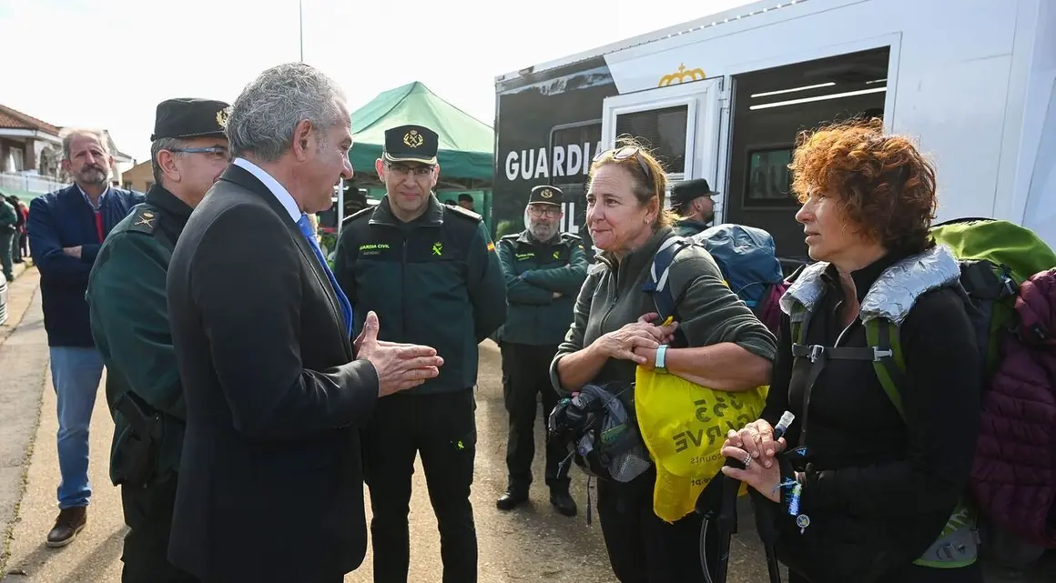 El delegado del Gobierno en Castilla y León, Nicanor Sen, presenta en Arcahueja (León), el plan de seguridad integral Jacobea 2025 desarrollado por la Guardia Civil para la provincia. Foto: Campillo.