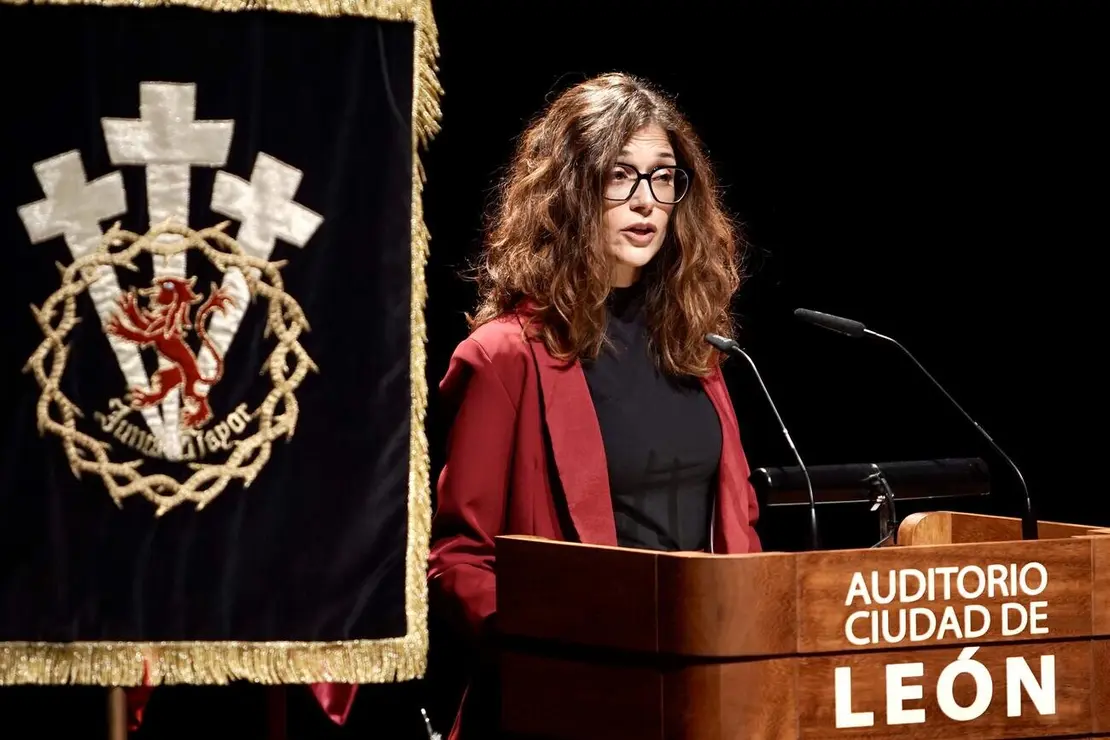 Marta Franco López proclama el Pregón Oficial de la Semana Santa de León. Fotos: Campillo