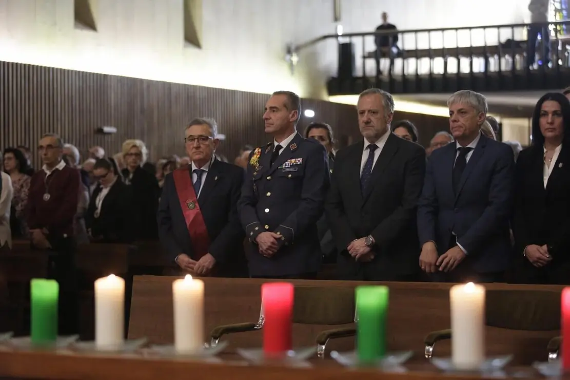La Semana Santa leonesa vivió este domingo su prólogo con la celebración de la Plegaria a la Virgen del Camino 2025, una cita que cada año reúne a fieles, autoridades y cofradías en la Basílica de la Virgen del Camino.