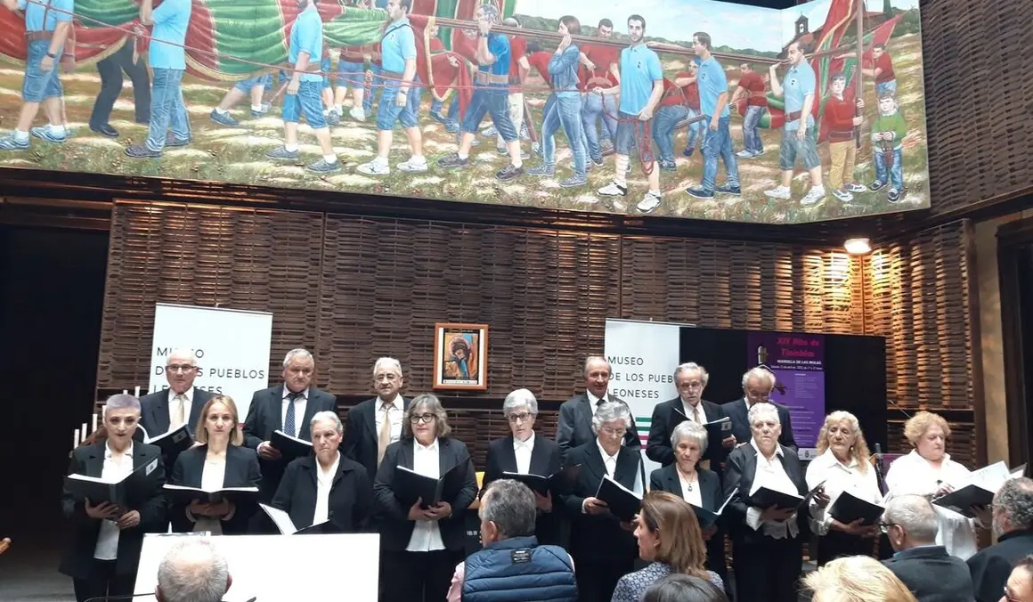 Coro de Santa María en el Rito de Tinieblas,