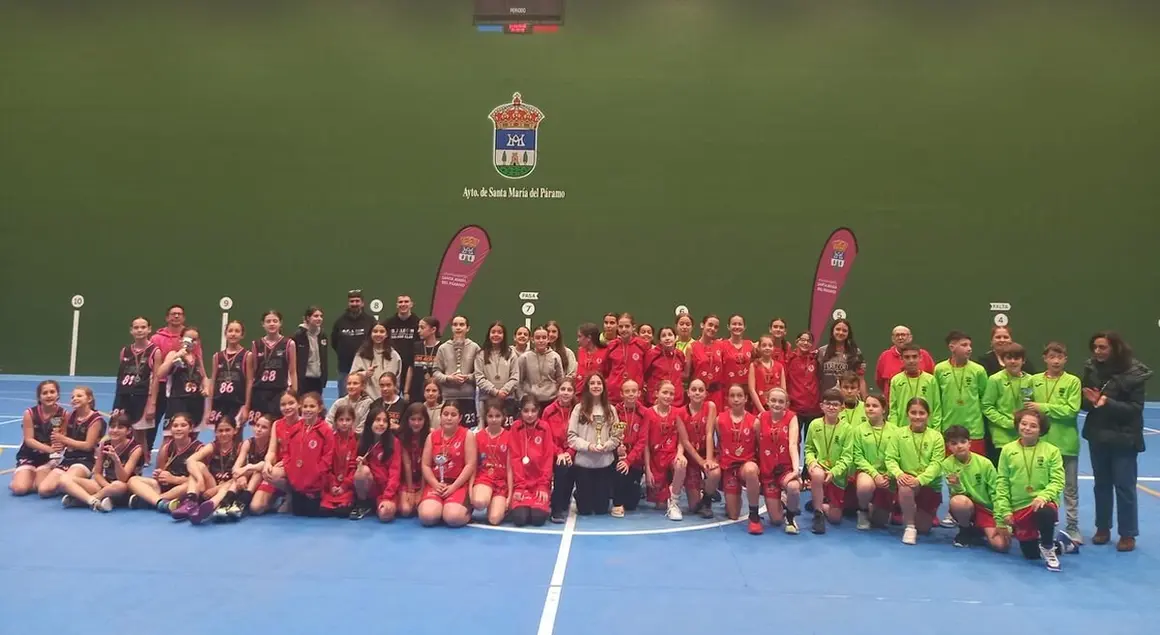 Santa María del Páramo celebra una edición del Torneo Alevín de Minibasket con 100 jugadoras.