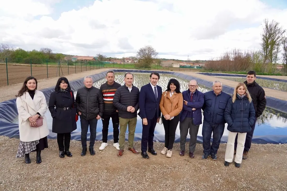 El consejero de Medio Ambiente, Vivienda y Ordenación del Territorio, Juan Carlos Suárez-Quiñones, visita la estación depuradora de aguas residuales de Villaquejida