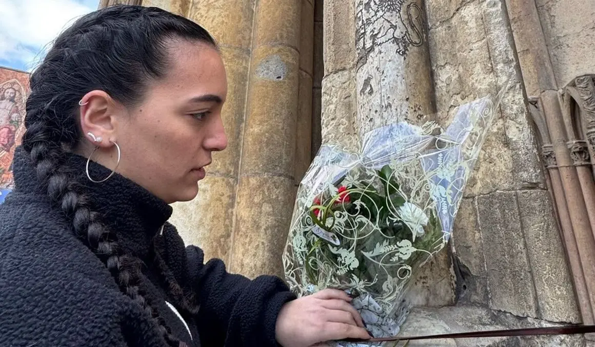 El Obispo Luis Ángel recibe en el Obispado a los internos del Centro Penitenciario de León y su Centro de Inserción Social que participarán en la Procesión del Perdón.
