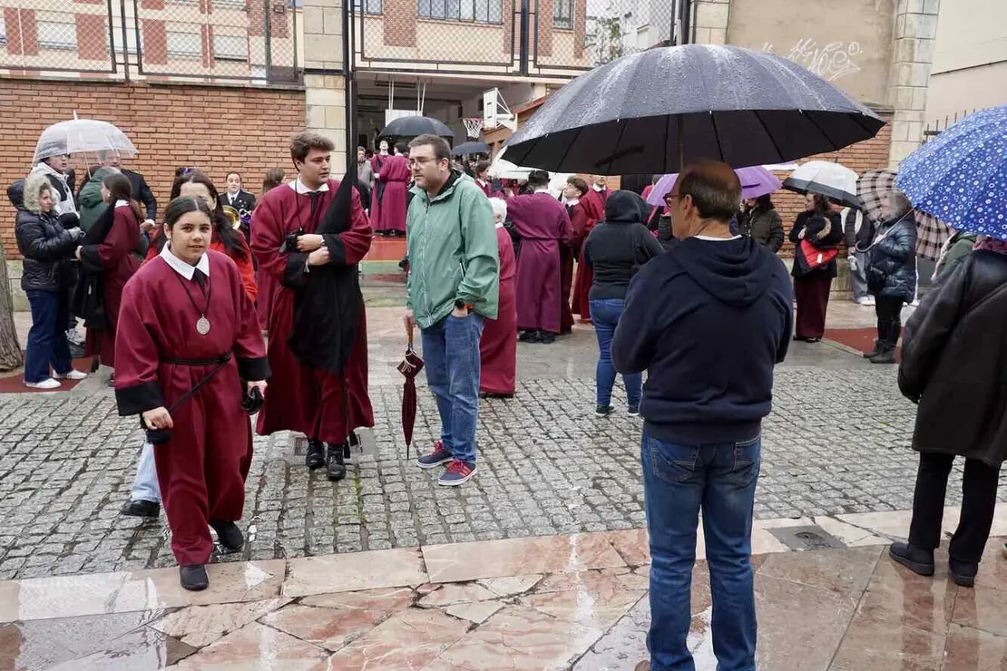 Celebración del acto del Desenclavo de Cristo tras la suspensión de la procesión organizada por la Cofradía del Santo Cristo del Desenclavo Foto Campillo (8).jpeg
