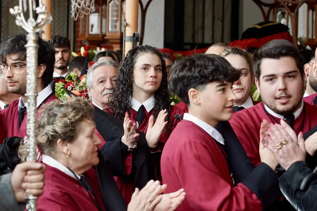 Celebración del acto del Desenclavo de Cristo tras la suspensión de la procesión organizada por la Cofradía del Santo Cristo del Desenclavo. Foto Campillo.