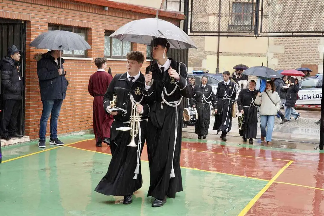 Celebración del acto del Desenclavo de Cristo tras la suspensión de la procesión organizada por la Cofradía del Santo Cristo del Desenclavo Foto Campillo (12).jpeg