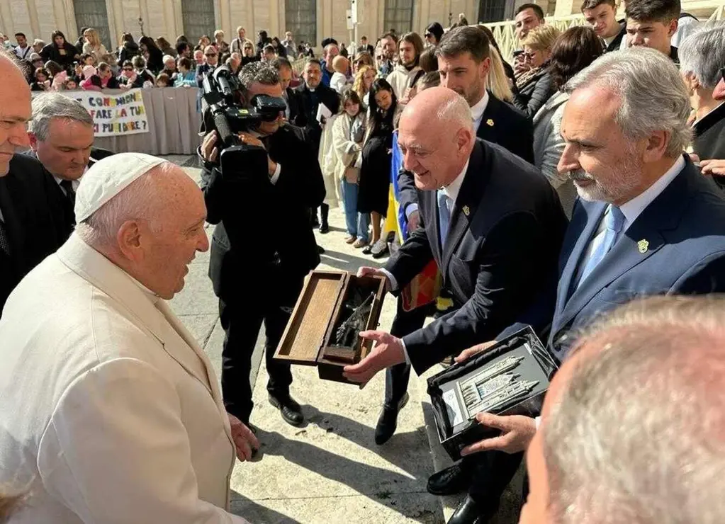 Luto por la muerte del Papa Francisco, el pontífice que recibió a Cultural y Ponferradina (1)
