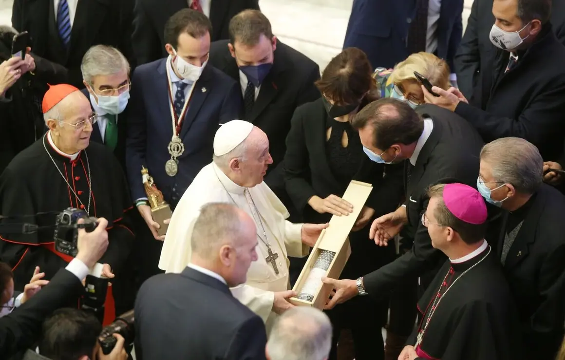 Luto por la muerte del Papa Francisco, el pontífice que siempre estuvo al lado de los desfavorecidos.