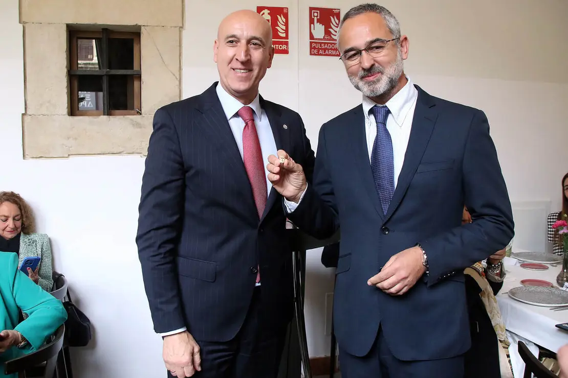 El director científico de Computación Cuántica de Google, Sergio Boixo recibe el premio Leonés del Año 2024 Fotos Peio García (3).jpg
