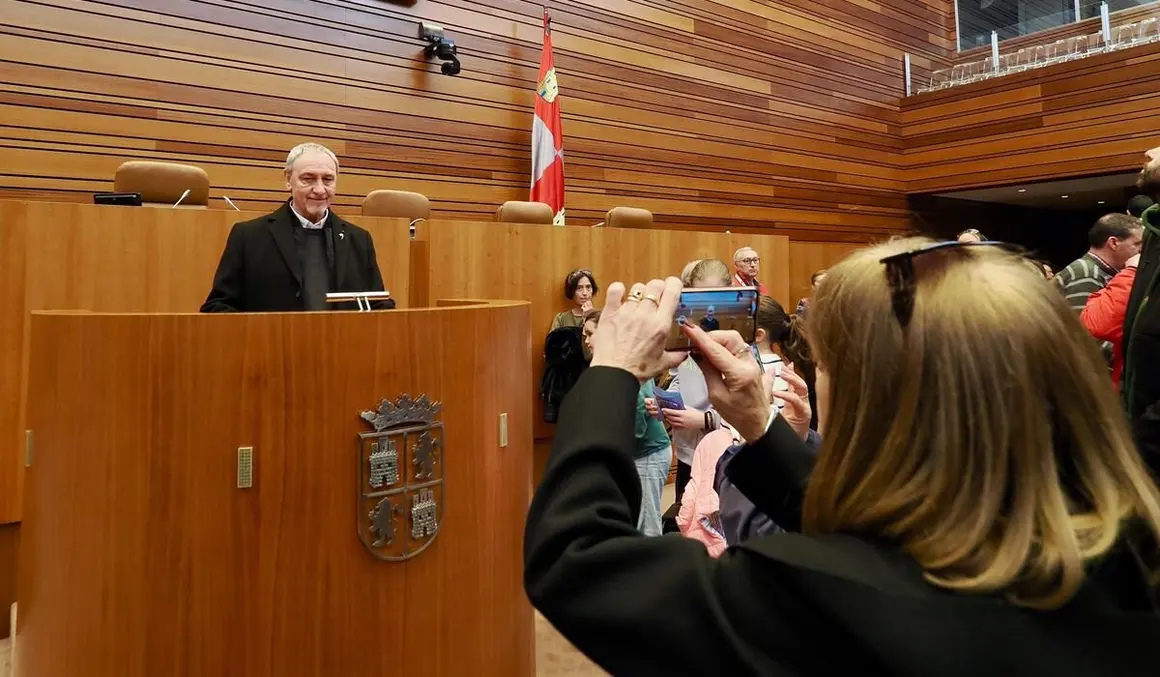 Jornada de puertas abiertas del Parlamento Autonómico, con motivo del Día de la Comunidad.