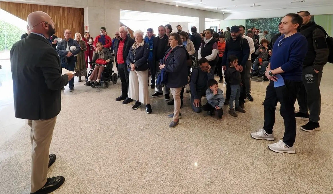 Jornada de puertas abiertas del Parlamento Autonómico, con motivo del Día de la Comunidad.