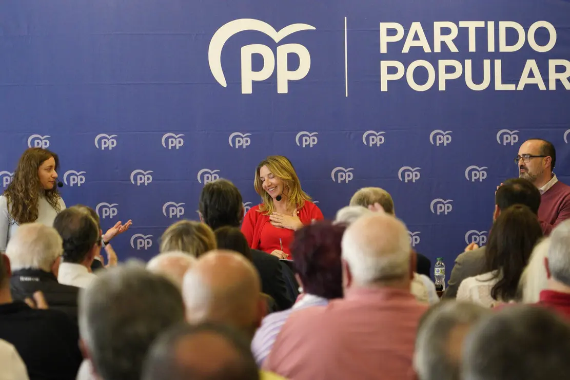 La portavoz del PP en el Senado asiste a los ‘Encuentros Populares’ en Ponferrada Foto César Sánchez (10)