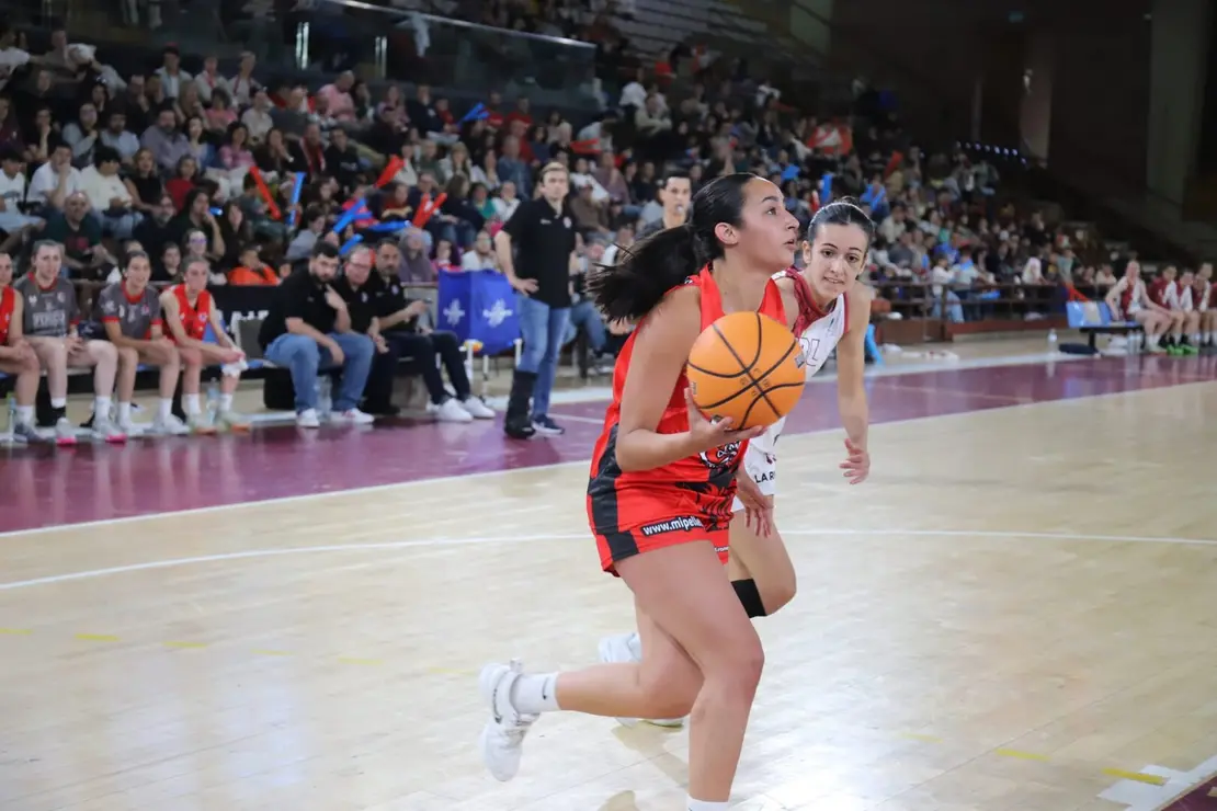 Baloncesto Femenino León 18