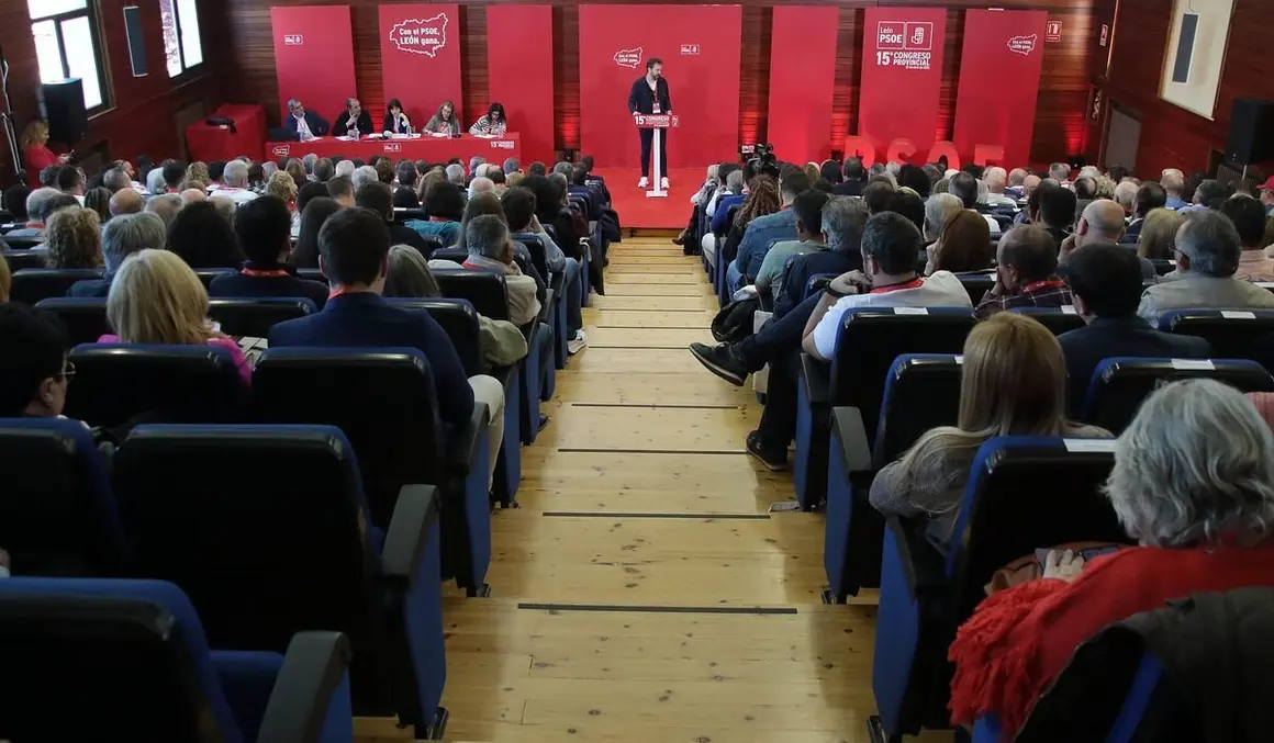 Celebración del XV Congreso Provincial del PSOE de León, con las intervenciones de Juan Francisco Serrano, diputado y secretario adjunto de organización del PSOE; la vicesecretaria del PSCyL, Nuria Rubio; el secretario general del PSOE de León, Javier Alfonso Cendón, el delegado del Gobierno, Nicanor Sen, el subdelegado del Gobierno, Héctor Alaiz y el presidente de la Diputación, Gerardo Álvarez Courel. Fotos: Peio García.