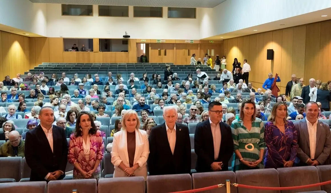 La consejera de Industria, Comercio y Empleo, Leticia García, asiste a la celebración del Día de Galicia en Castilla y León.