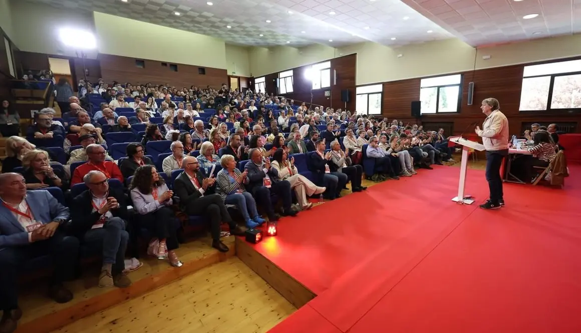 Carlos Martínez durante el XV Congreso Provincial del PSOE en León.2