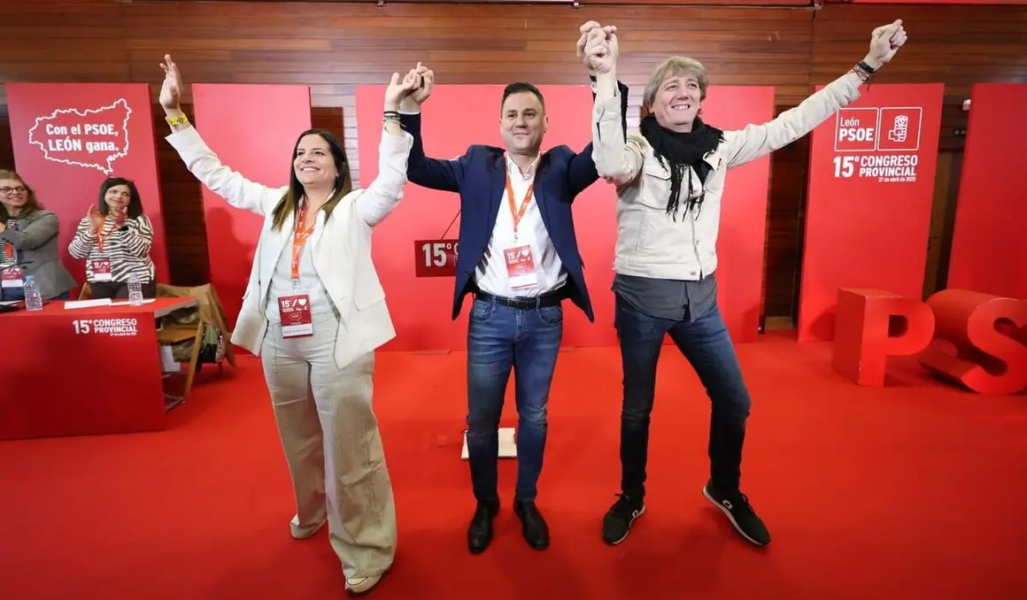 Nuria Rubio, Javier Alfonso Cendón y Carlos Martínez en el XV Congreso Provincial del PSOE en León.2