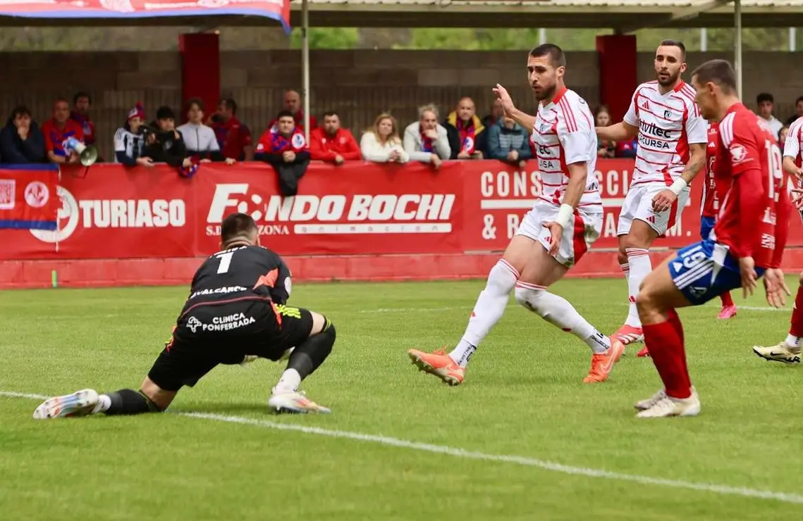 La Ponferradina se mide a un siempre incómodo Tarazona en un duelo de vital importancia.