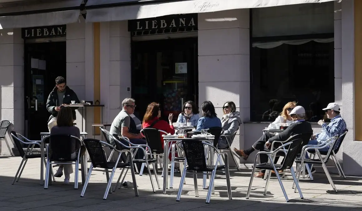 Vuelta a la actividad en los comercios de Ponferrada