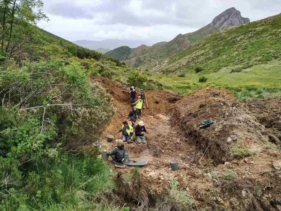 Exhumación realizada en la localidad de Sena de Luna (38)