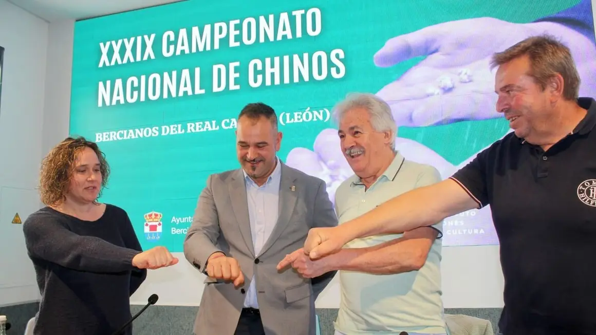 Bercianos del Real Camino acoge el Campeonato Nacional de Chinos, juego tradicional leonés.2