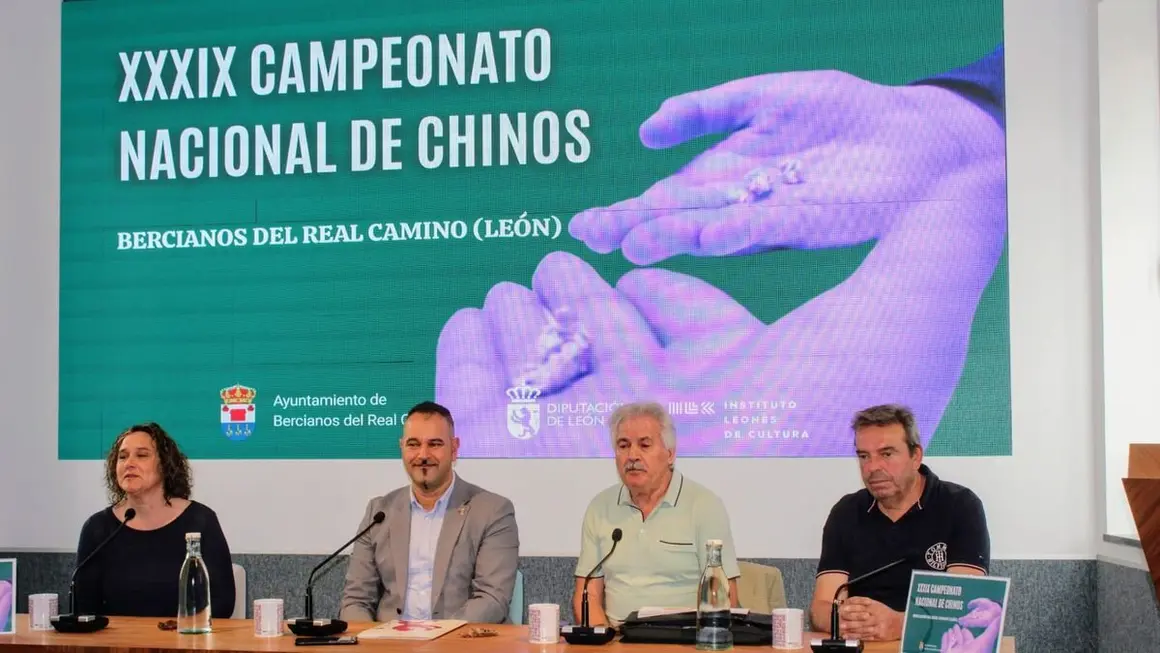Bercianos del Real Camino acoge el Campeonato Nacional de Chinos, juego tradicional leonés.
