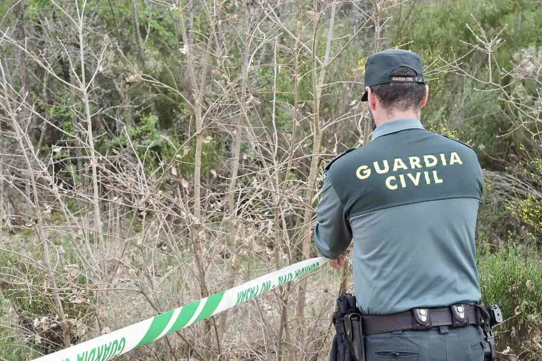 Un hombre se entrega en la Guardia Civil de Armunia y asegura haber matado a otro en Sorribos de Alba. En las imágenes, el lugar y la localidad del crimen. Fotos: Campillo