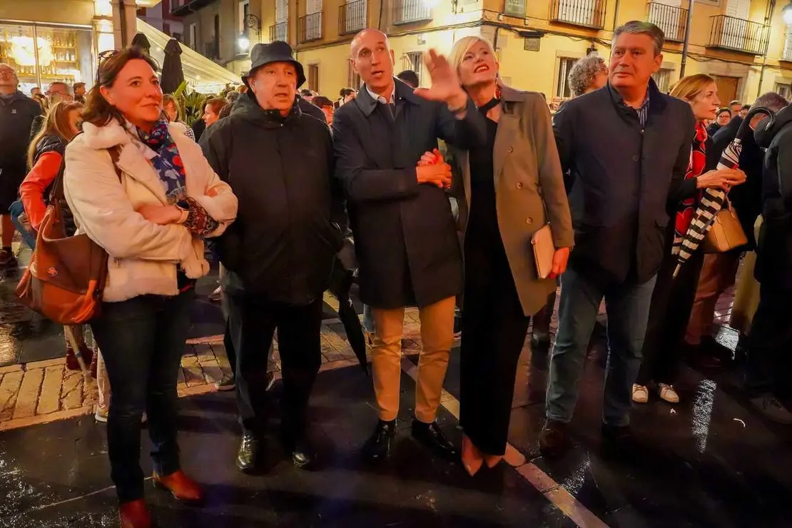 Primera proyección en el pórtico occidental de la Catedral que lleva a cabo el Ayuntamiento de León con la colaboración del Cabildo Catedralicio