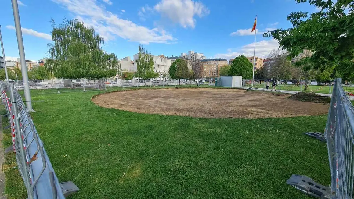 León gigante 12
