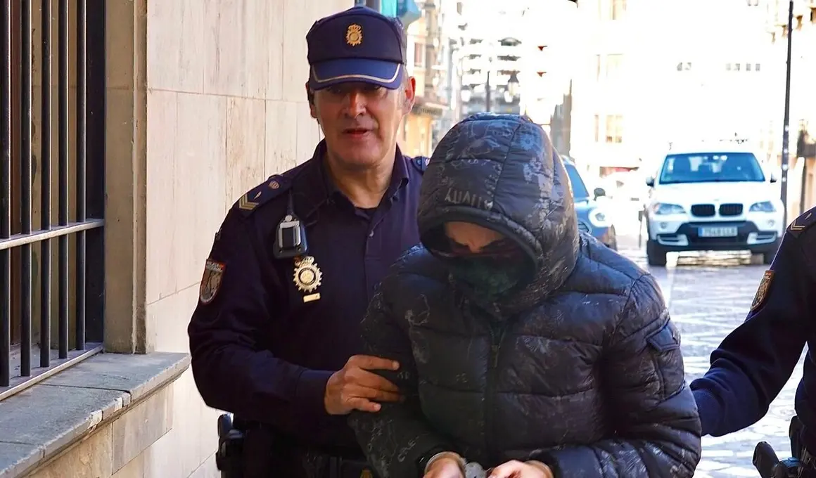 Primera jornada del juicio contra una auxiliar de Enfermería acusada de asesinato por la muerte de una paciente de la Residencia de Ancianos Virgen del Camino de León en 2022. Foto: Campillo.